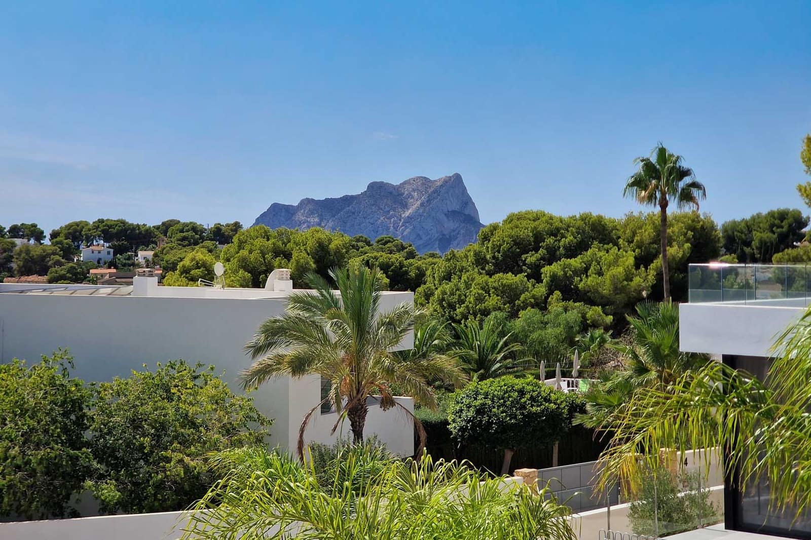 4 bedroom Villa for sale in Teulada with garage - € 1,995,000 (Ref: 9484269)