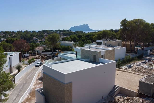 4 camera da letto Villa in vendita in Teulada Pueblo, Teulada-Moraira con garage - 1.995.000 € (Rif: 9484269)