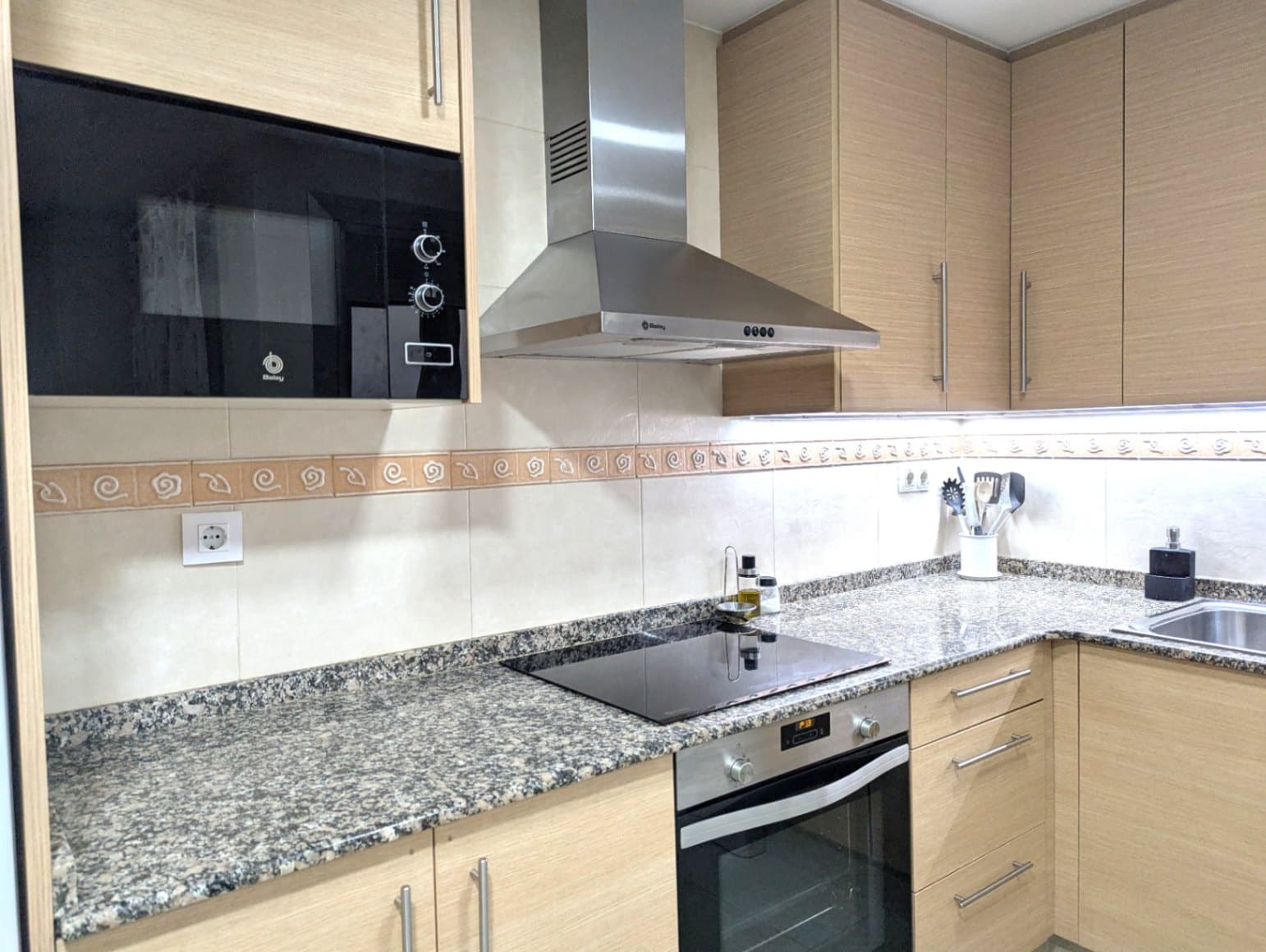 3 bedroom Apartment for sale in Denia - € 356,000 (Ref: 9484291)