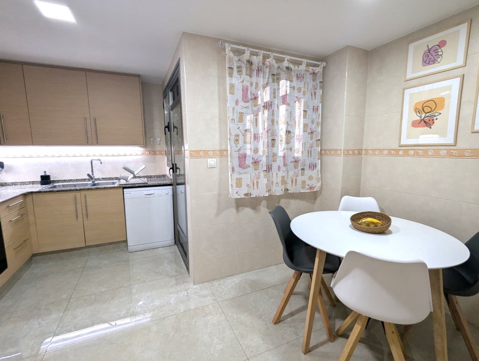 3 bedroom Apartment for sale in Denia - € 356,000 (Ref: 9484291)