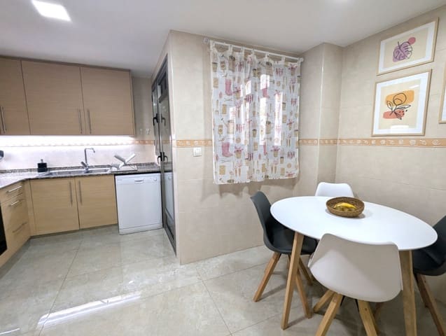 3 bedroom Apartment for sale in Centro Urbano, Dénia - € 356,000 (Ref: 9484291)