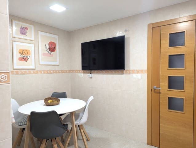 3 bedroom Apartment for sale in Centro Urbano, Dénia - € 356,000 (Ref: 9484291)