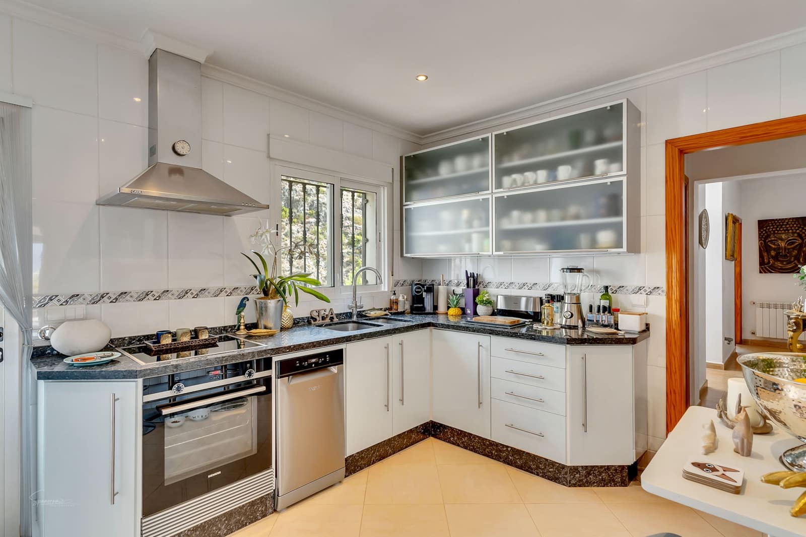 5 bedroom Villa for sale in Pego with garage - € 725,000 (Ref: 9484292)