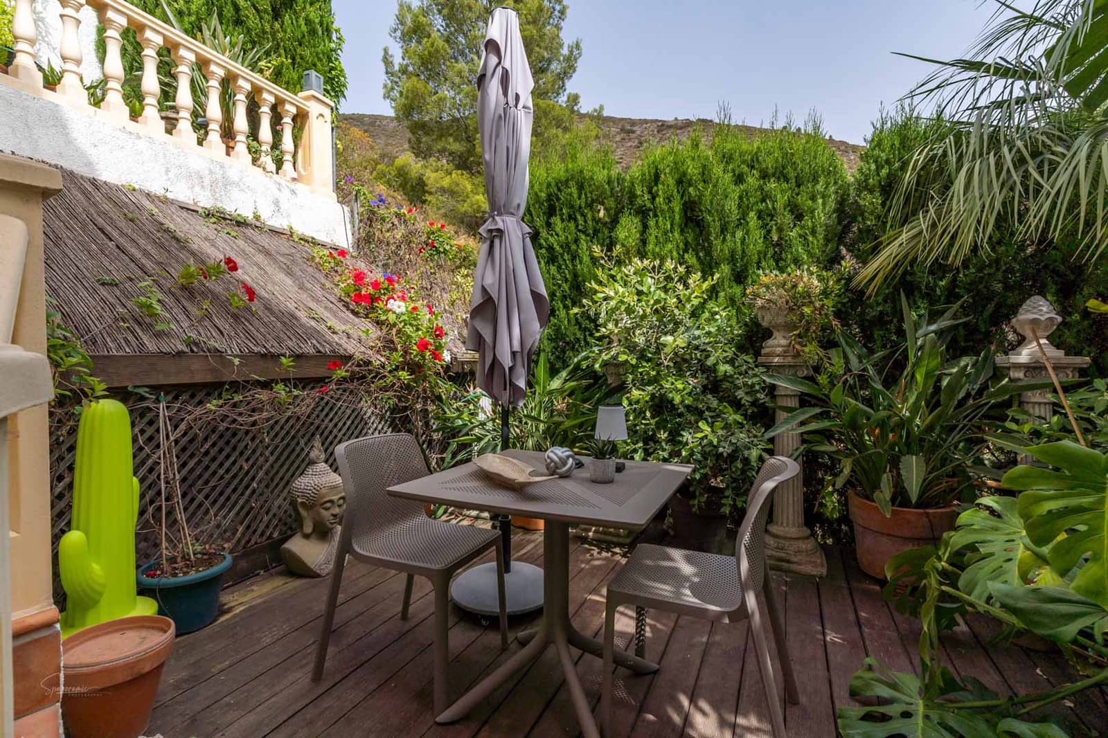 5 bedroom Villa for sale in Pego with garage - € 725,000 (Ref: 9484292)