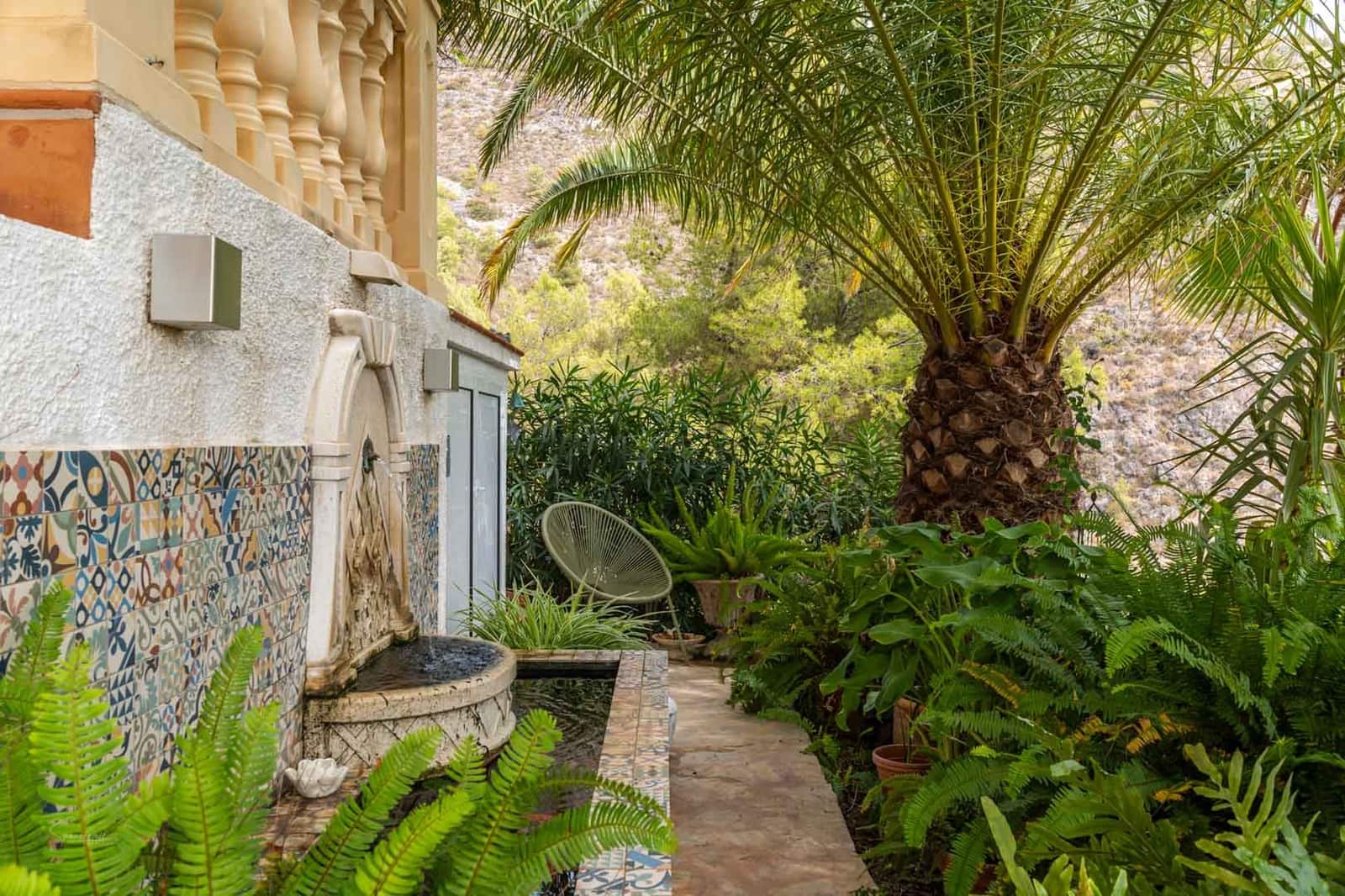 5 bedroom Villa for sale in Pego with garage - € 725,000 (Ref: 9484292)