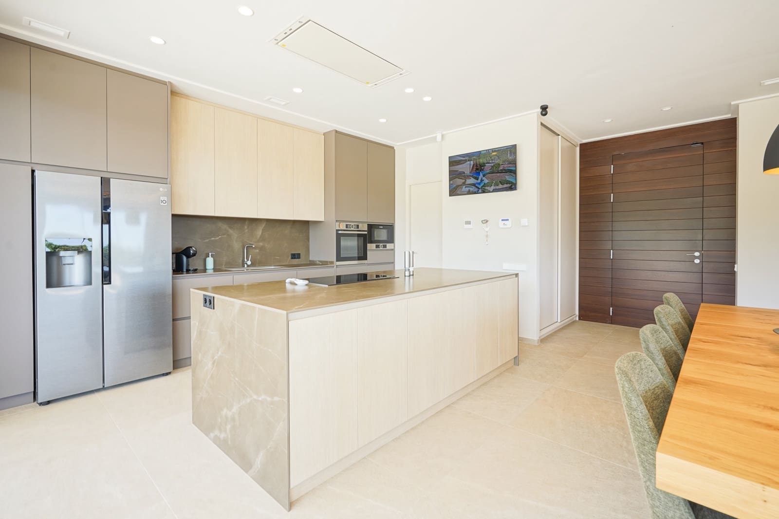 3 bedroom Villa for sale in Beniarbeig with garage - € 875,000 (Ref: 9484295)