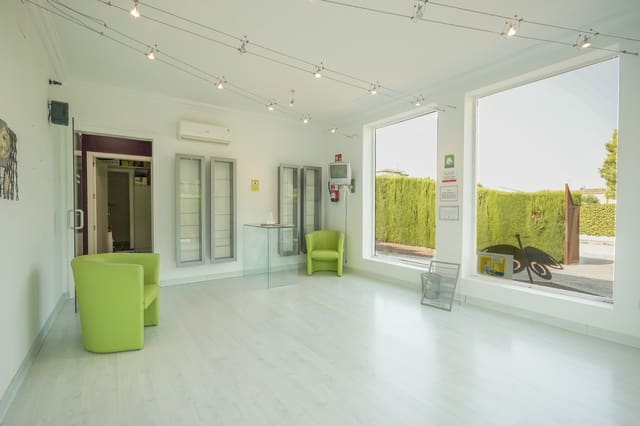 Business for sale in Partida Tosal - Zona del Castellans, Javea / Xàbia with garage - € 795,000 (Ref: 9484315)