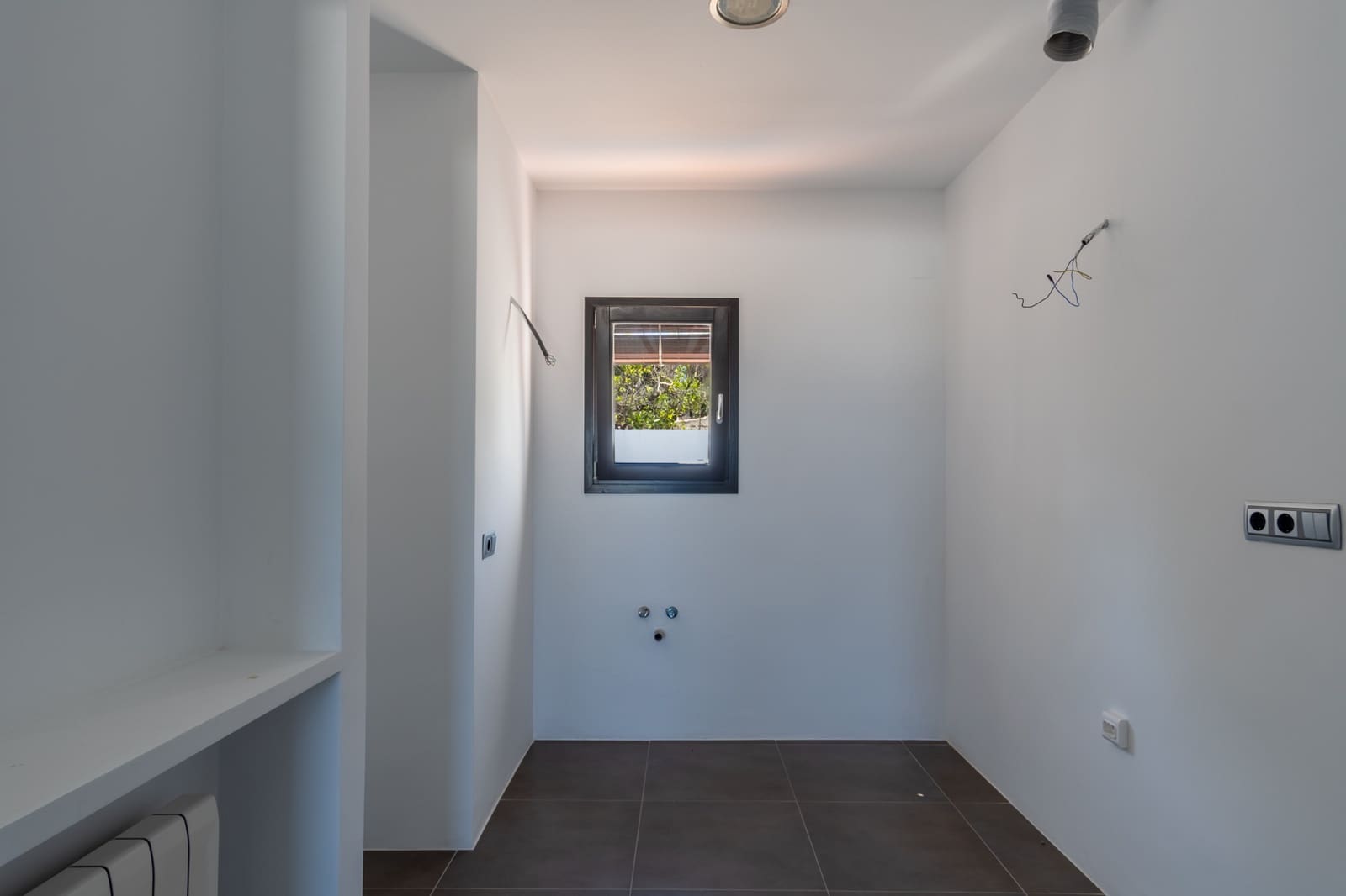 3 bedroom Villa for sale in Moraira with garage - € 1,440,000 (Ref: 9484351)