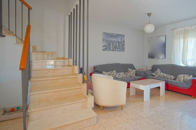 Pareado de 3 habitaciones en Els Poblets en venta con garaje - 265.000 € (Ref: 9484357)