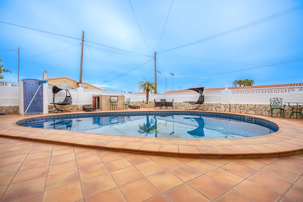 11 soverom Hotell til salgs i Calpe / Calp - € 850 000 (Ref: 9484366)