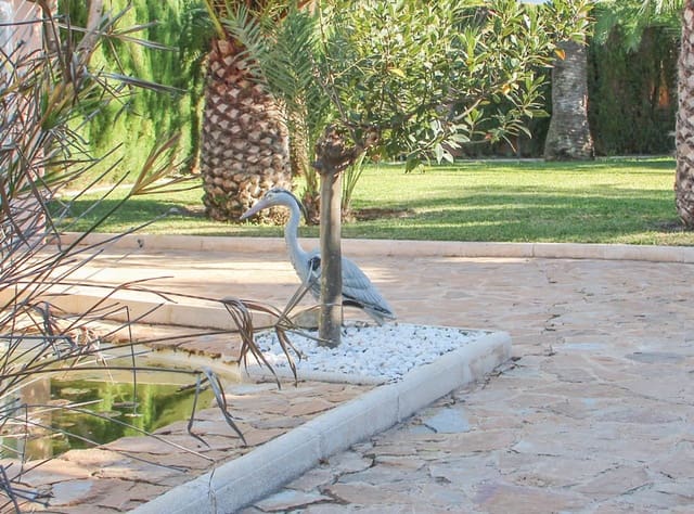 7 bedroom Villa for sale in Juzgados - Plaza de Toros, Benidorm - € 1,595,000 (Ref: 9484394)