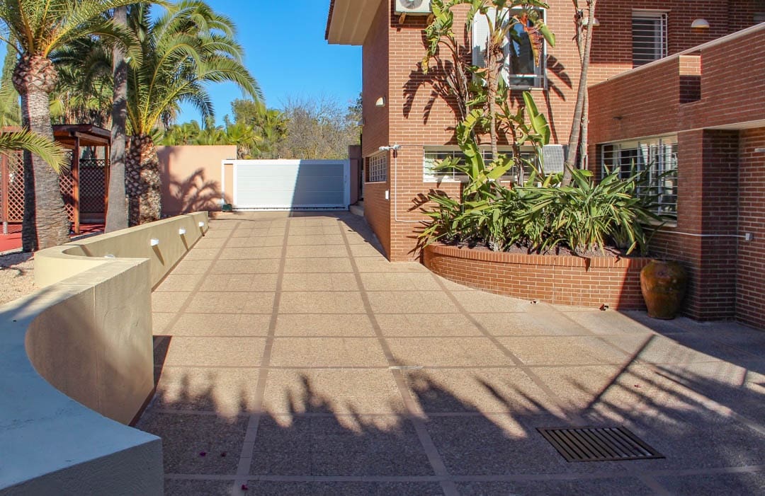 7 bedroom Villa for sale in Benidorm - € 1,595,000 (Ref: 9484394)