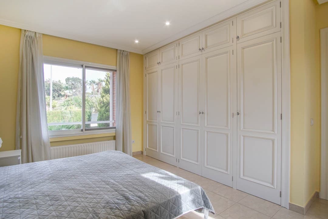 7 bedroom Villa for sale in Benidorm - € 1,595,000 (Ref: 9484394)