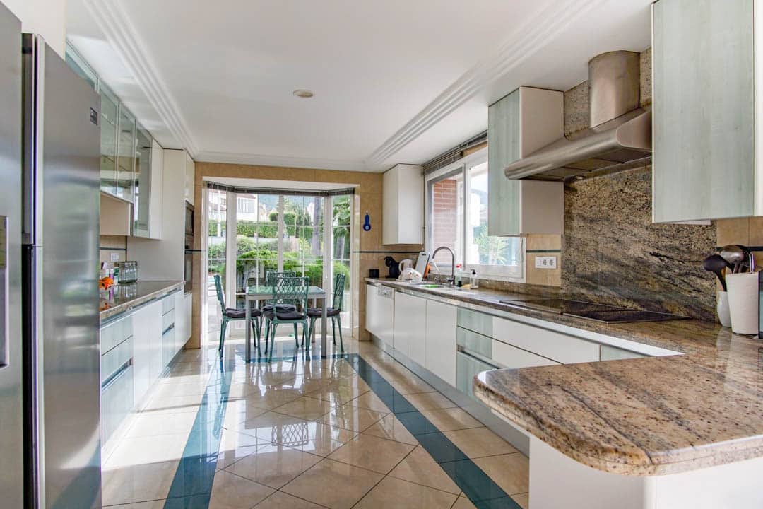 7 bedroom Villa for sale in Benidorm - € 1,595,000 (Ref: 9484394)