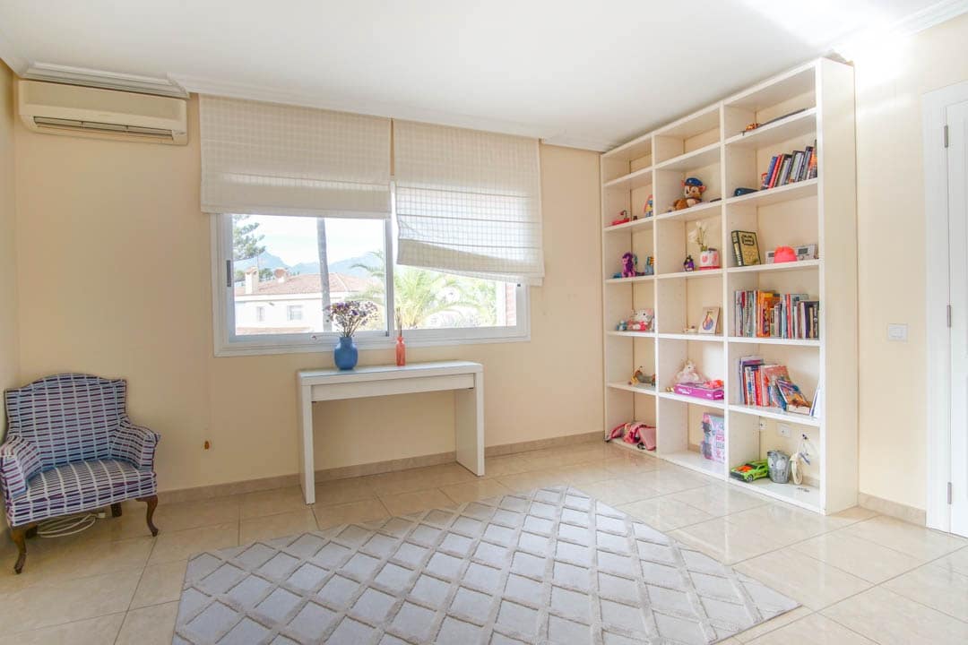 7 bedroom Villa for sale in Benidorm - € 1,595,000 (Ref: 9484394)