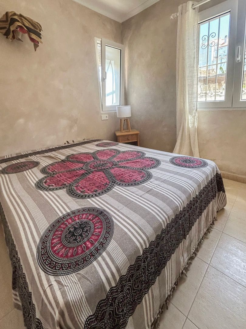 Pareado de 2 habitaciones en Dénia en venta - 295.000 € (Ref: 9484437)