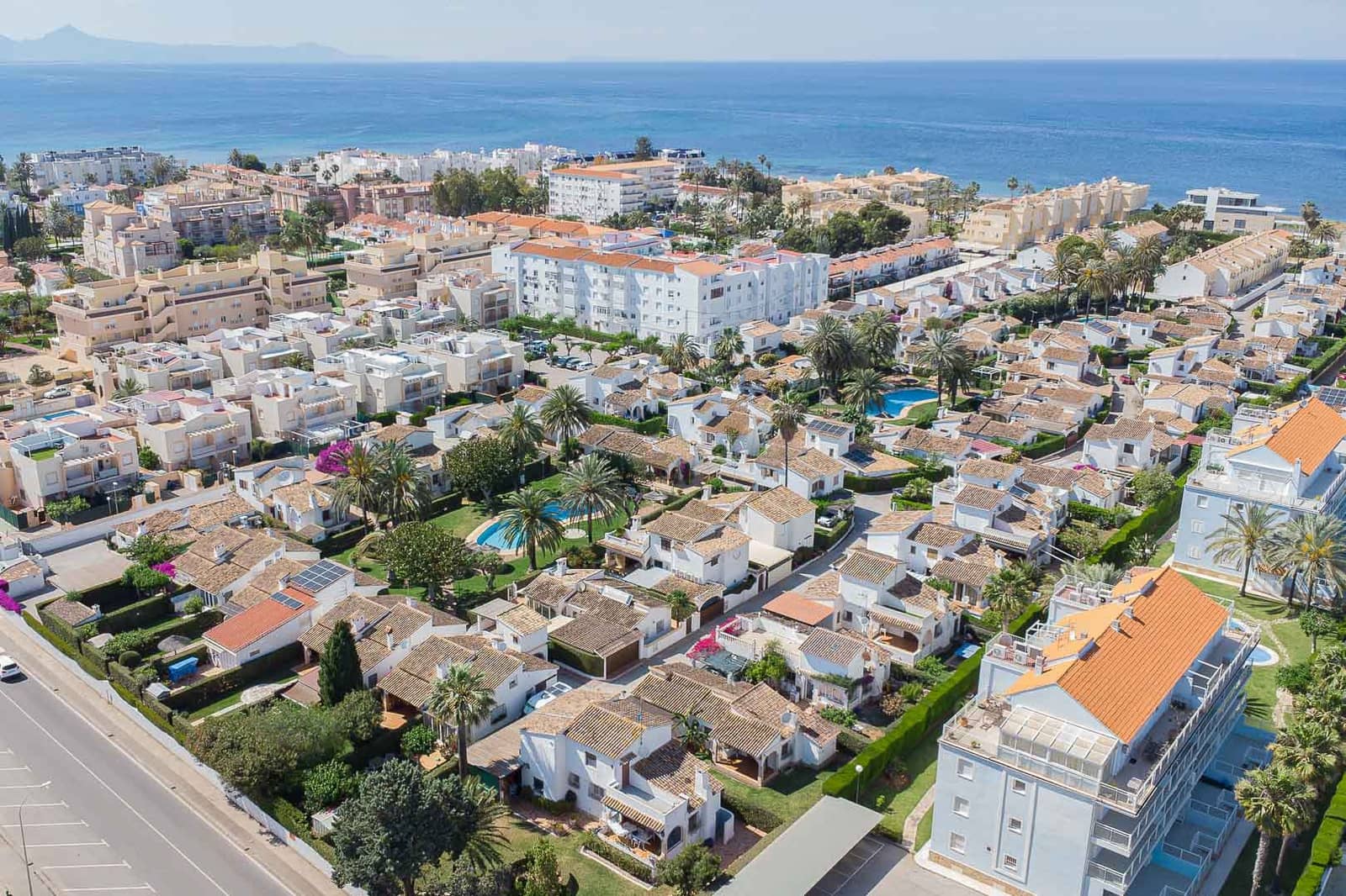 Pareado de 2 habitaciones en Dénia en venta - 295.000 € (Ref: 9484437)