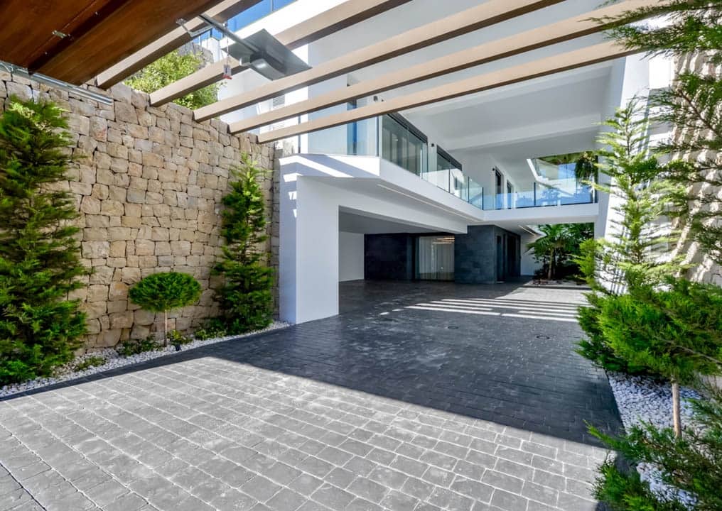 7 bedroom Villa for sale in Finestrat with garage - € 3,950,000 (Ref: 9484443)