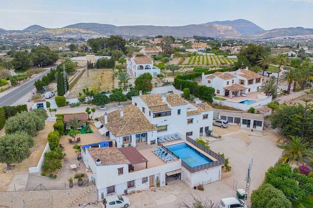 11 bedroom Villa for sale in Benissa - € 1,500,000 (Ref: 9484465)