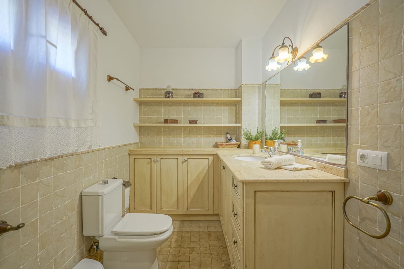 11 bedroom Villa for sale in Benissa - € 1,500,000 (Ref: 9484465)