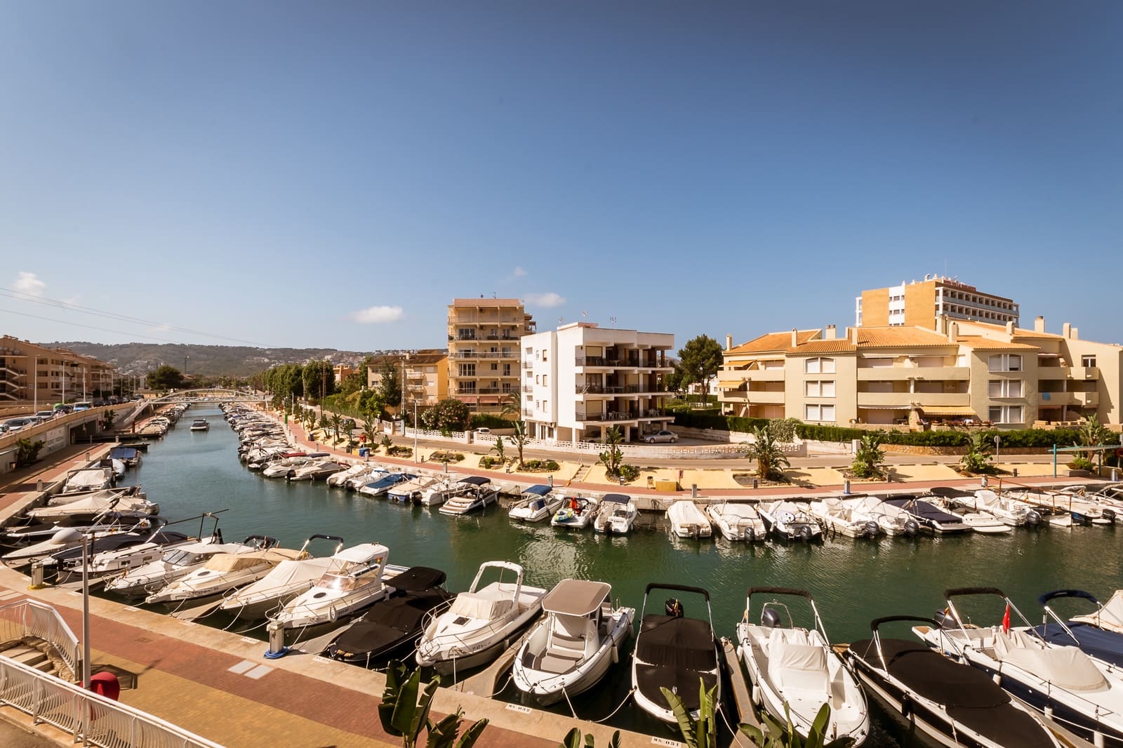 2 slaapkamer Strandappartement te koop in Arenal met garage - € 470.000 (Ref: 9484529)