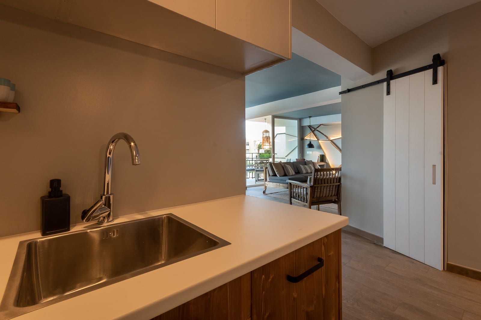 2 slaapkamer Strandappartement te koop in Arenal met garage - € 470.000 (Ref: 9484529)