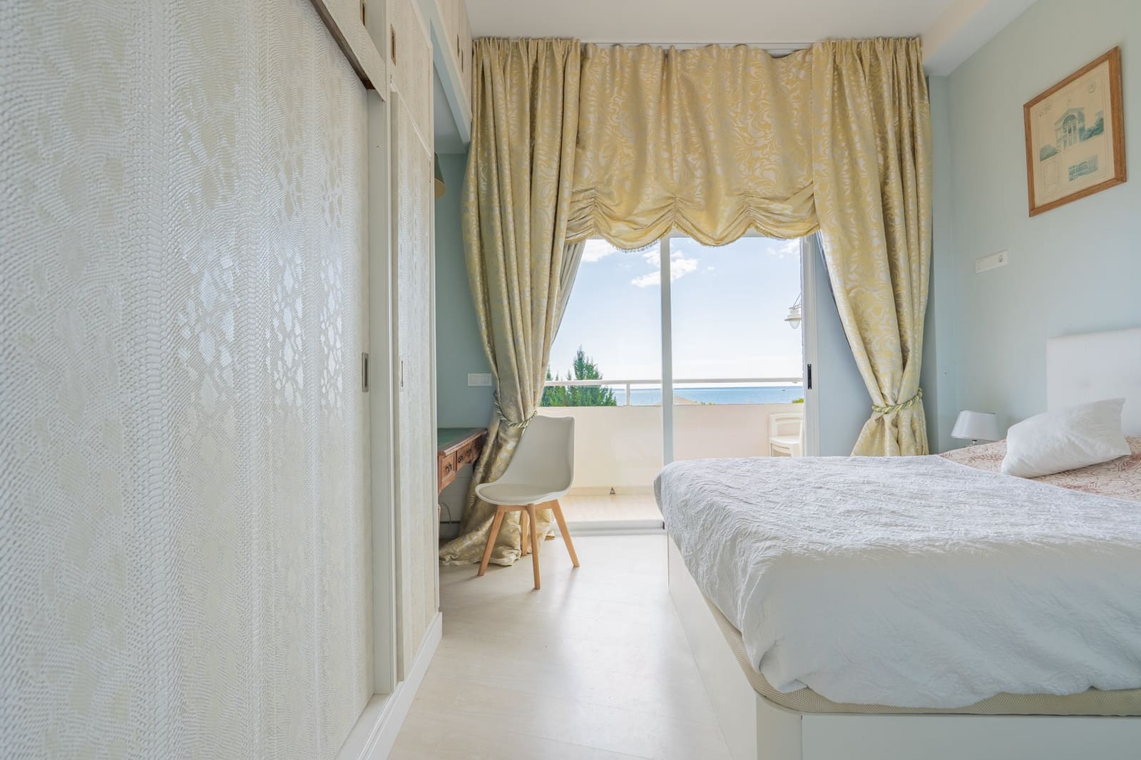 2 bedroom Beach Apartment for sale in Altea - € 370,000 (Ref: 9484546)