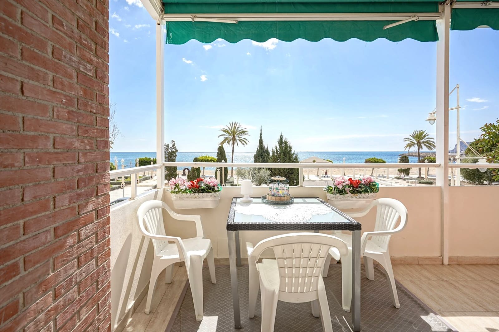 2 bedroom Beach Apartment for sale in Altea - € 370,000 (Ref: 9484546)