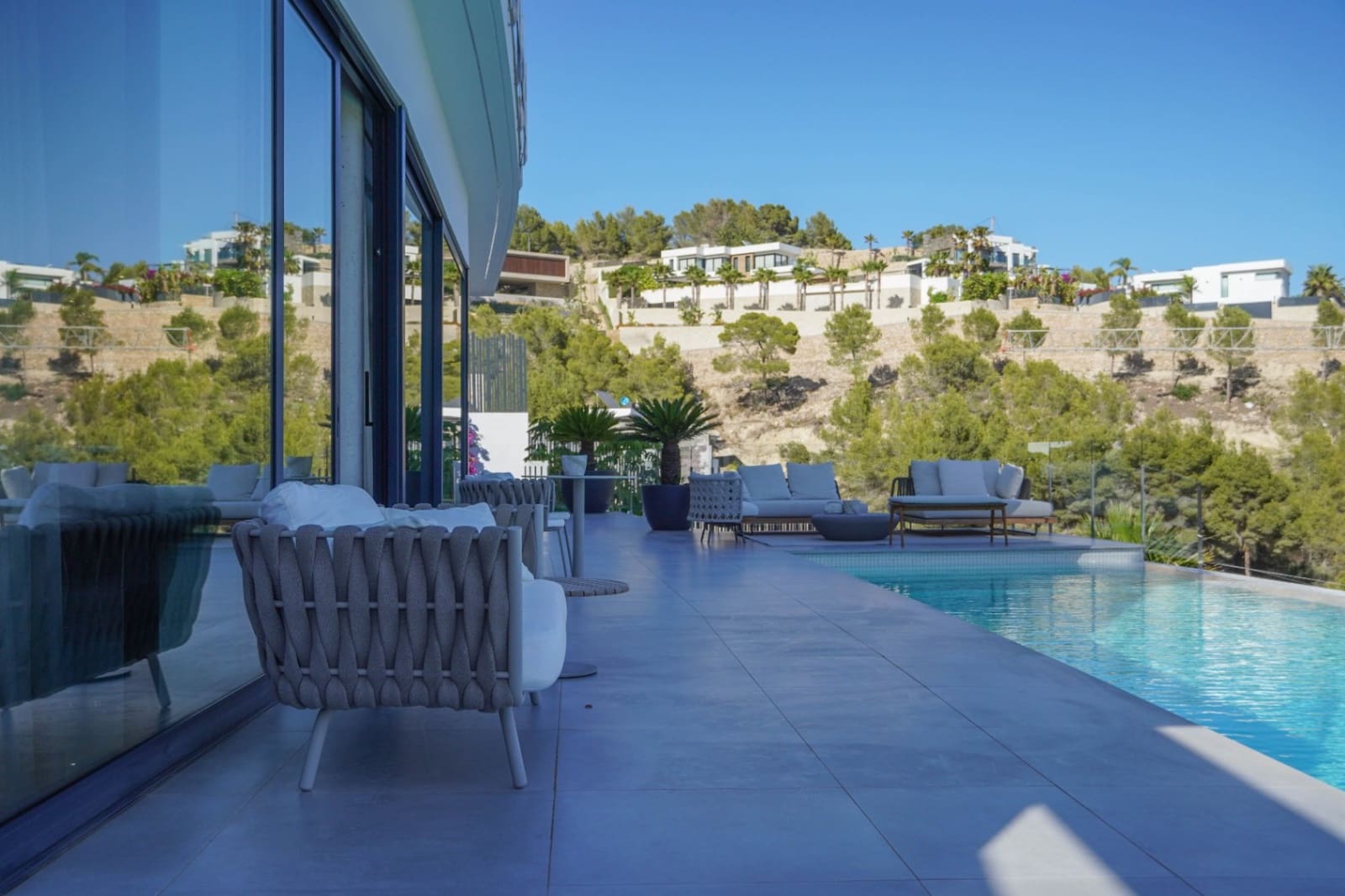 5 makuuhuone Huvila myytävänä paikassa Benissa mukana 
autotalli - 3 700 000 € (Ref: 9484569)