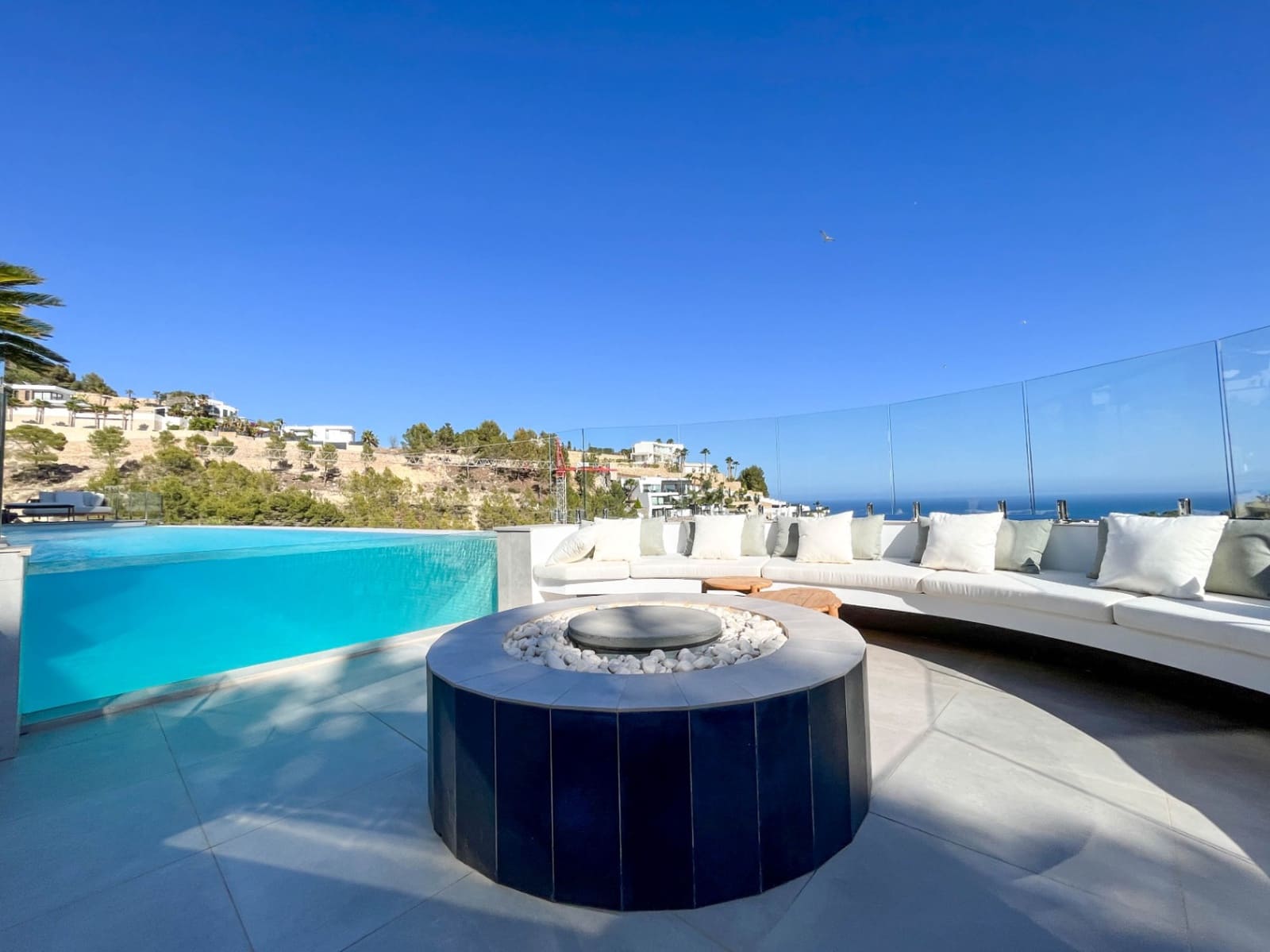 5 makuuhuone Huvila myytävänä paikassa Benissa mukana 
autotalli - 3 700 000 € (Ref: 9484569)