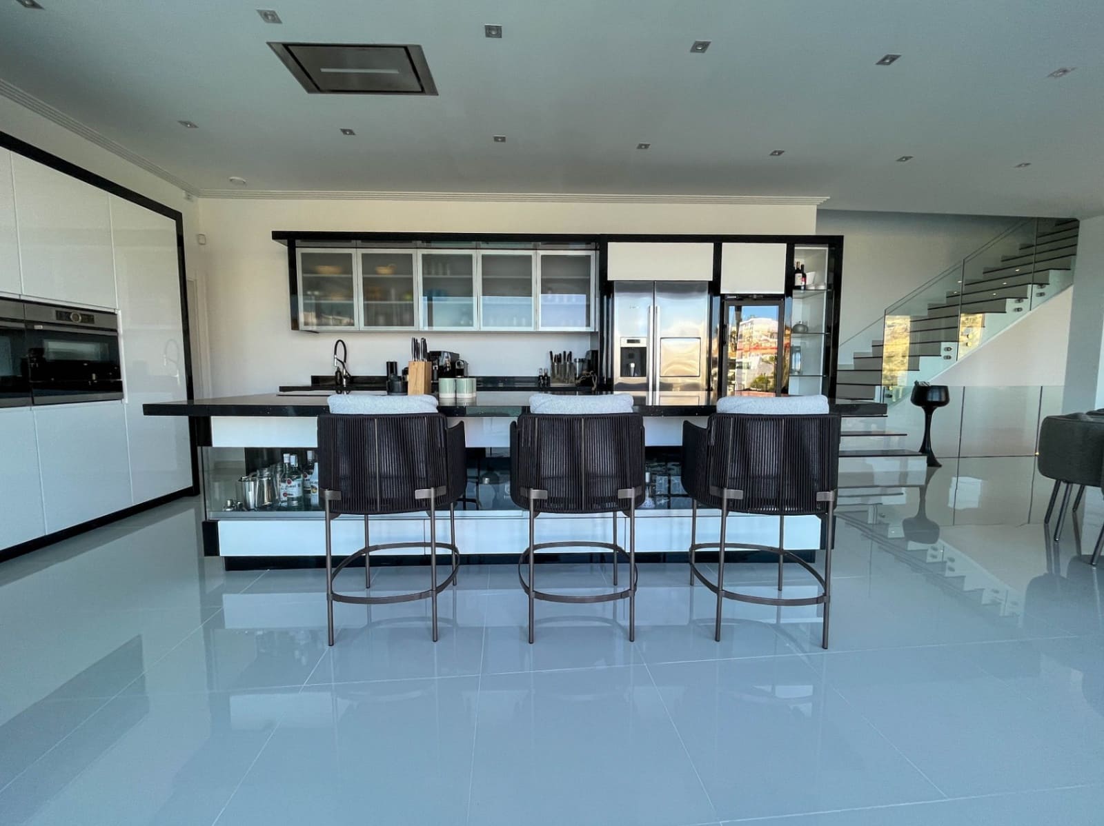 5 makuuhuone Huvila myytävänä paikassa Benissa mukana 
autotalli - 3 700 000 € (Ref: 9484569)