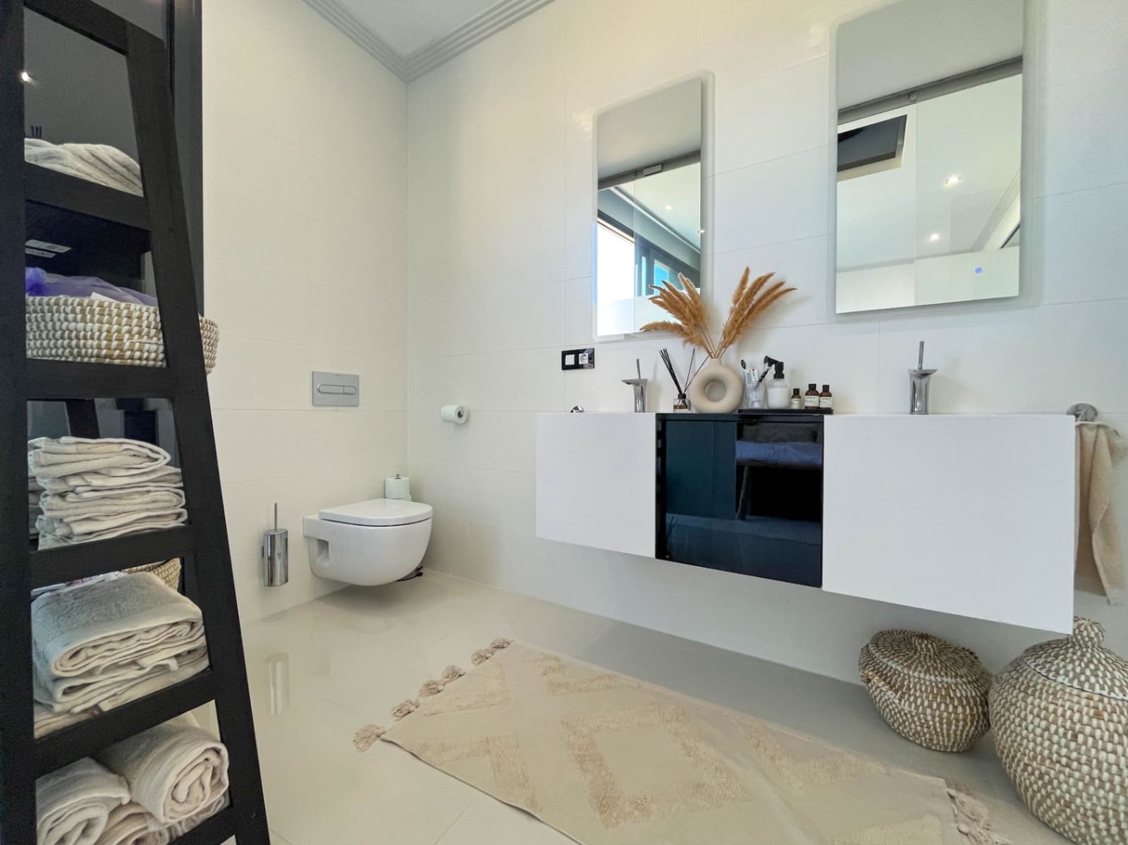 5 makuuhuone Huvila myytävänä paikassa Benissa mukana 
autotalli - 3 700 000 € (Ref: 9484569)