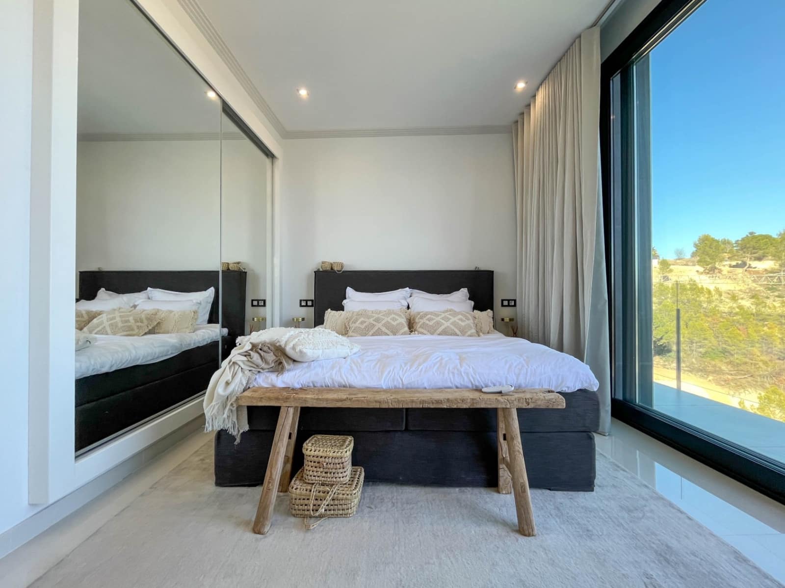 5 makuuhuone Huvila myytävänä paikassa Benissa mukana 
autotalli - 3 700 000 € (Ref: 9484569)