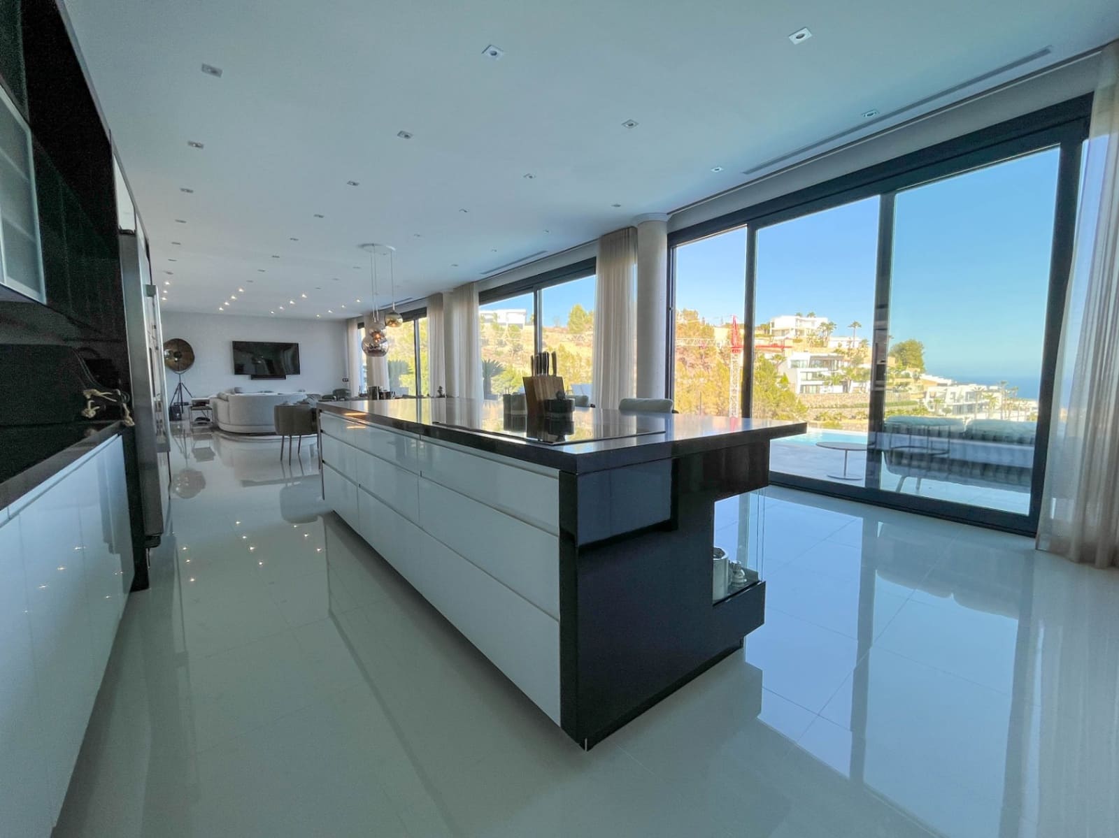 5 makuuhuone Huvila myytävänä paikassa Benissa mukana 
autotalli - 3 700 000 € (Ref: 9484569)