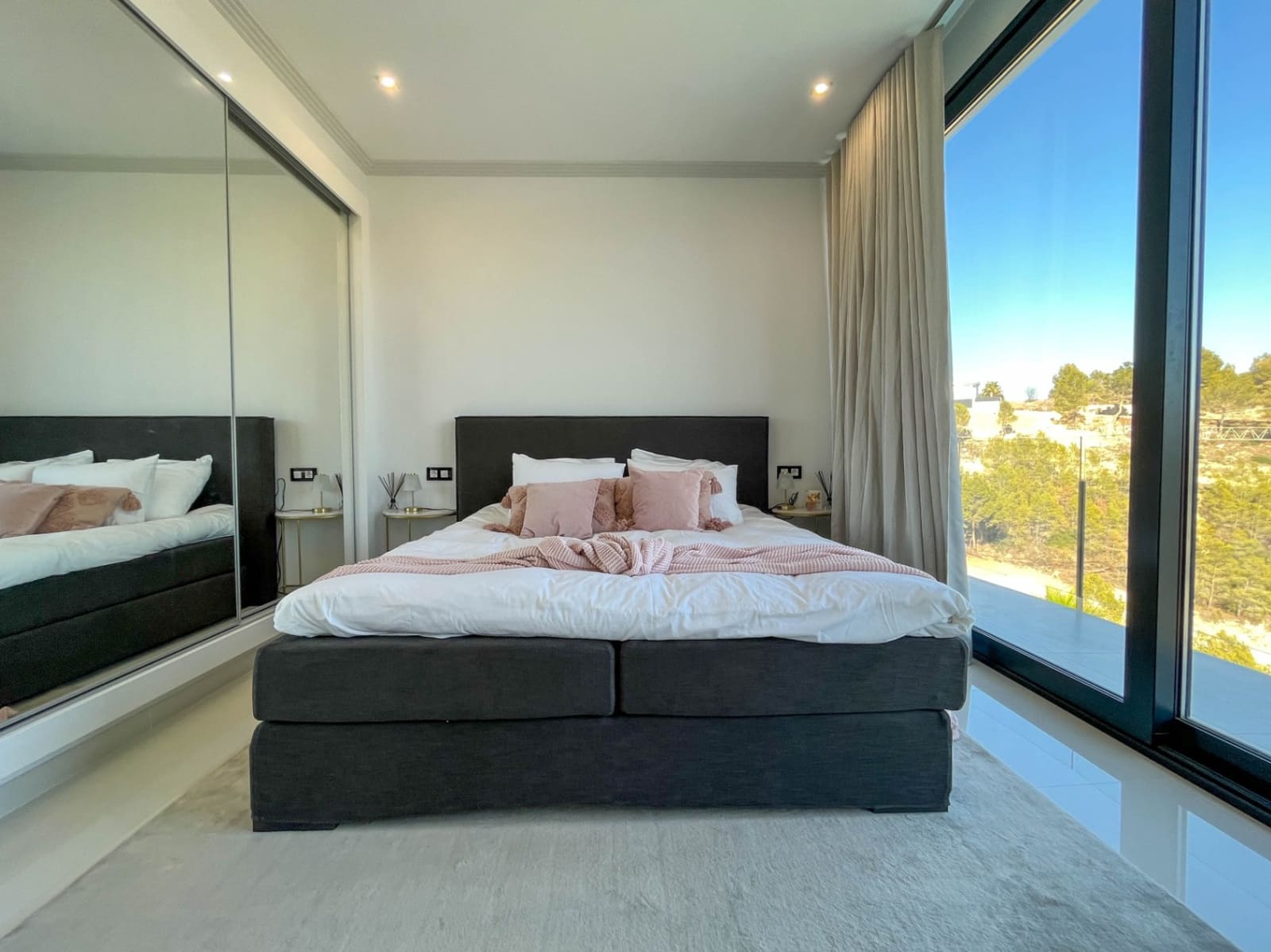 5 makuuhuone Huvila myytävänä paikassa Benissa mukana 
autotalli - 3 700 000 € (Ref: 9484569)