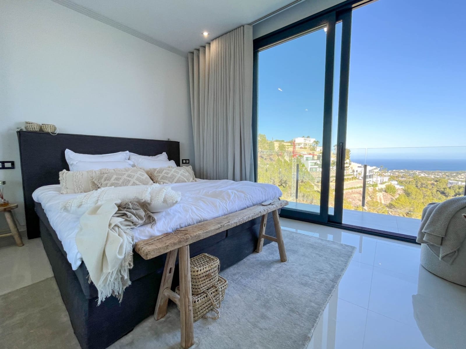 5 makuuhuone Huvila myytävänä paikassa Benissa mukana 
autotalli - 3 700 000 € (Ref: 9484569)