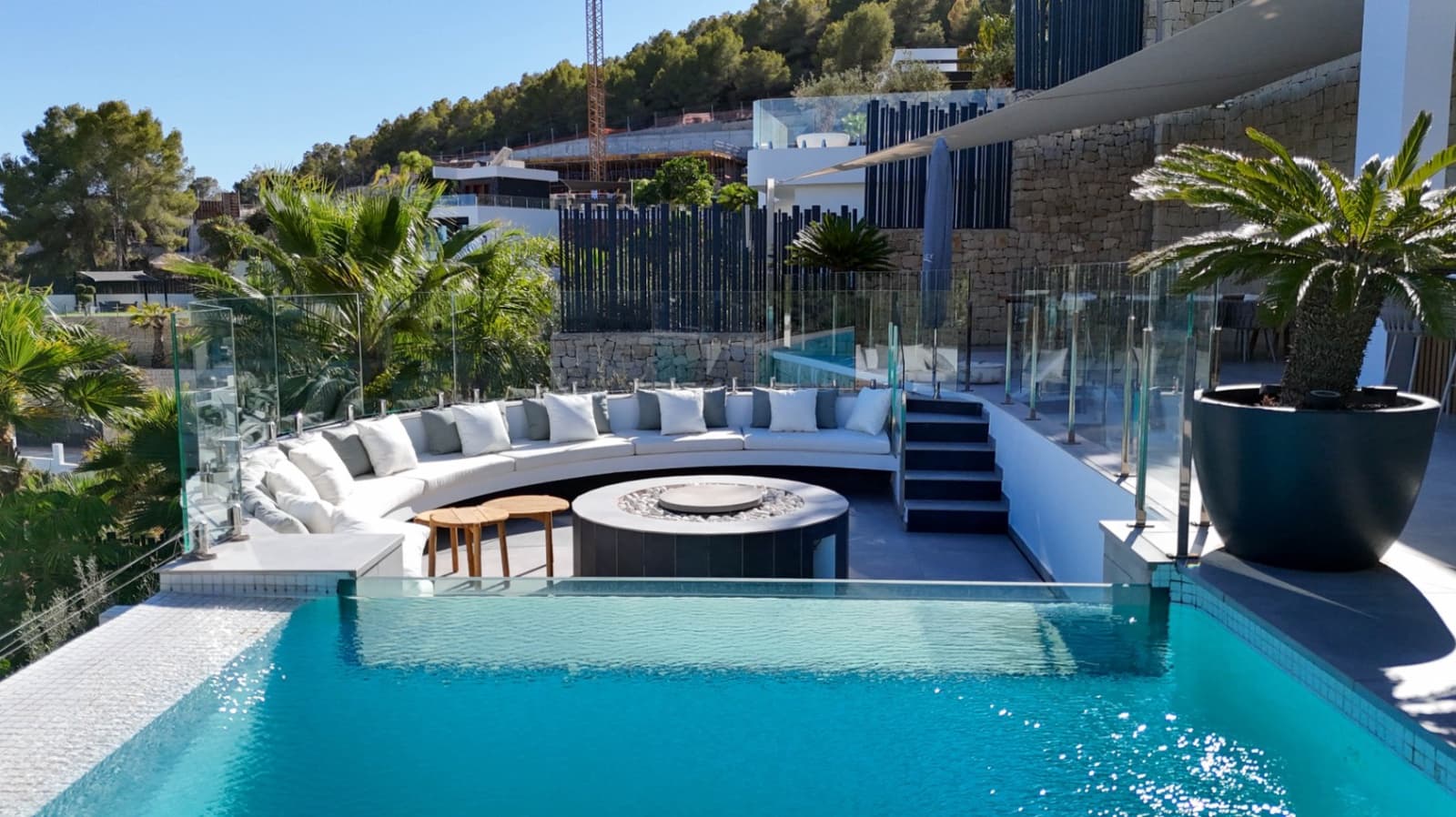 5 makuuhuone Huvila myytävänä paikassa Benissa mukana 
autotalli - 3 700 000 € (Ref: 9484569)