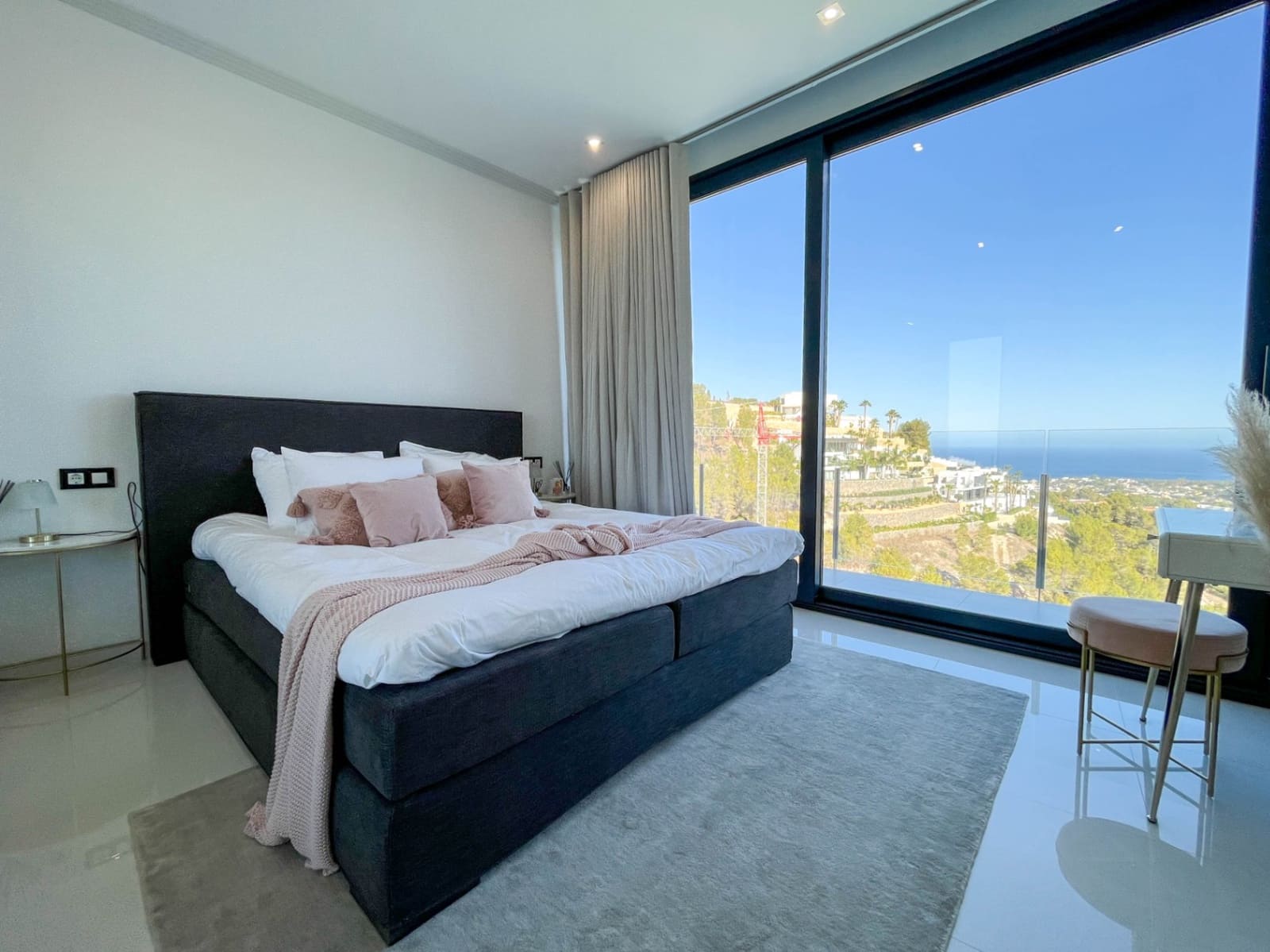 5 makuuhuone Huvila myytävänä paikassa Benissa mukana 
autotalli - 3 700 000 € (Ref: 9484569)