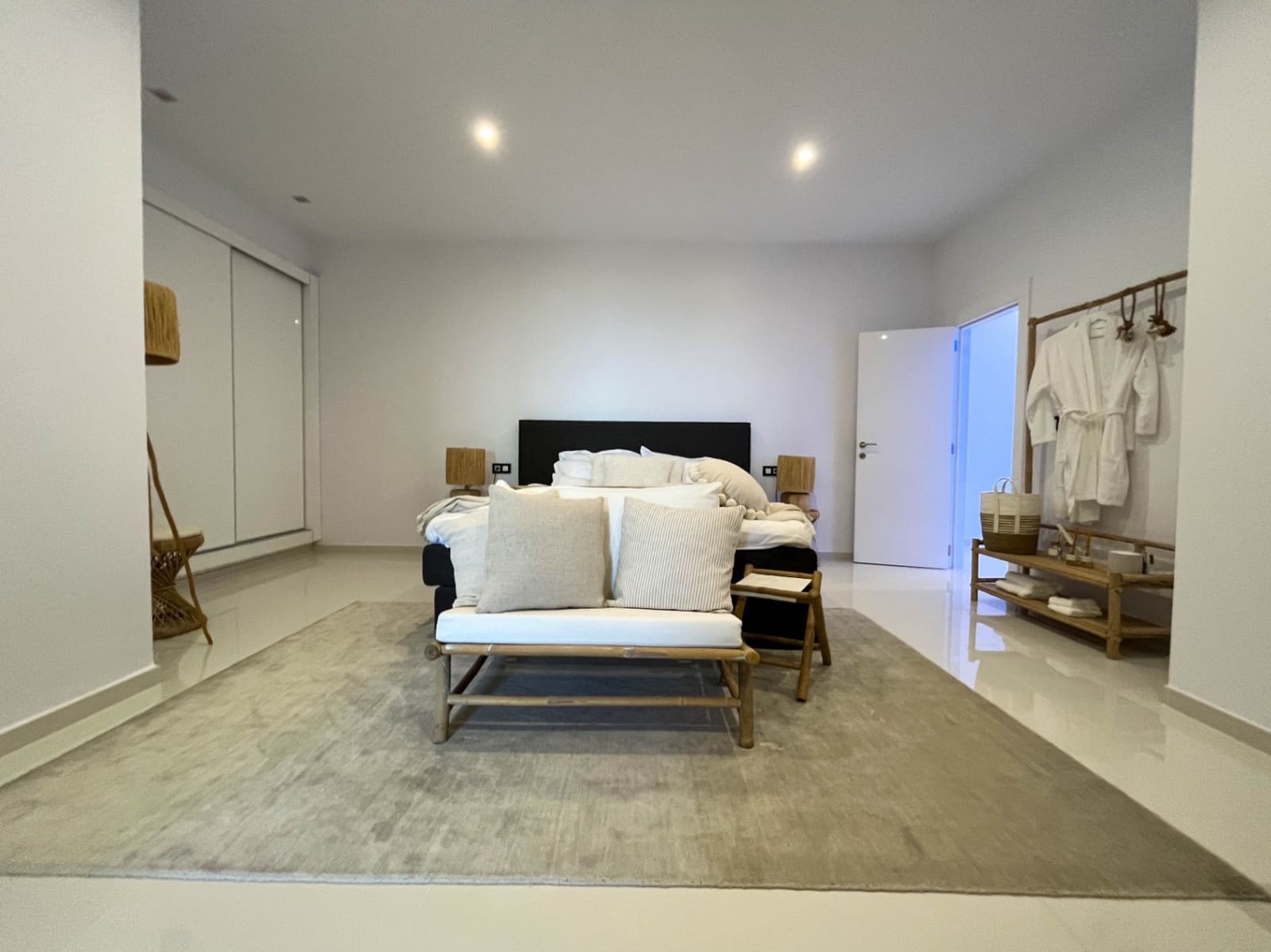 5 makuuhuone Huvila myytävänä paikassa Benissa mukana 
autotalli - 3 700 000 € (Ref: 9484569)