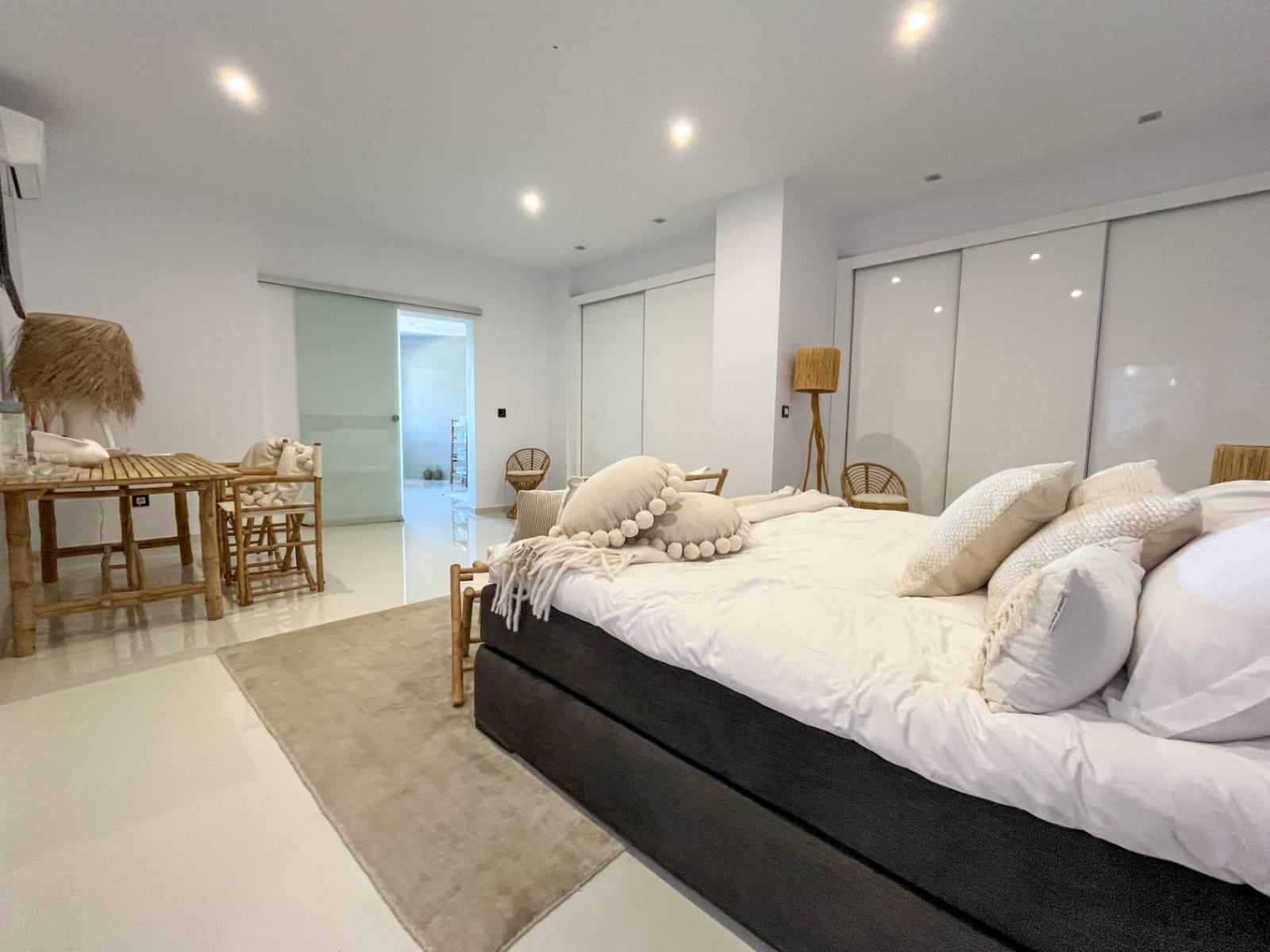 5 makuuhuone Huvila myytävänä paikassa Benissa mukana 
autotalli - 3 700 000 € (Ref: 9484569)