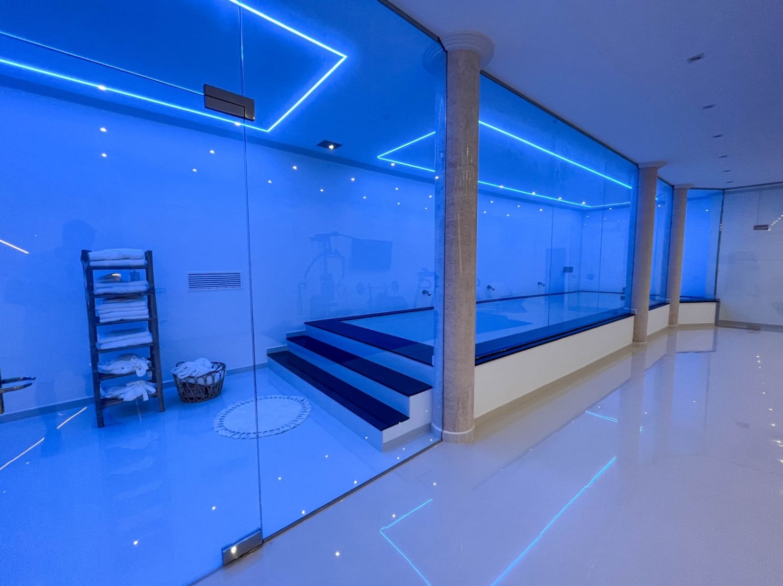 5 makuuhuone Huvila myytävänä paikassa Benissa mukana 
autotalli - 3 700 000 € (Ref: 9484569)