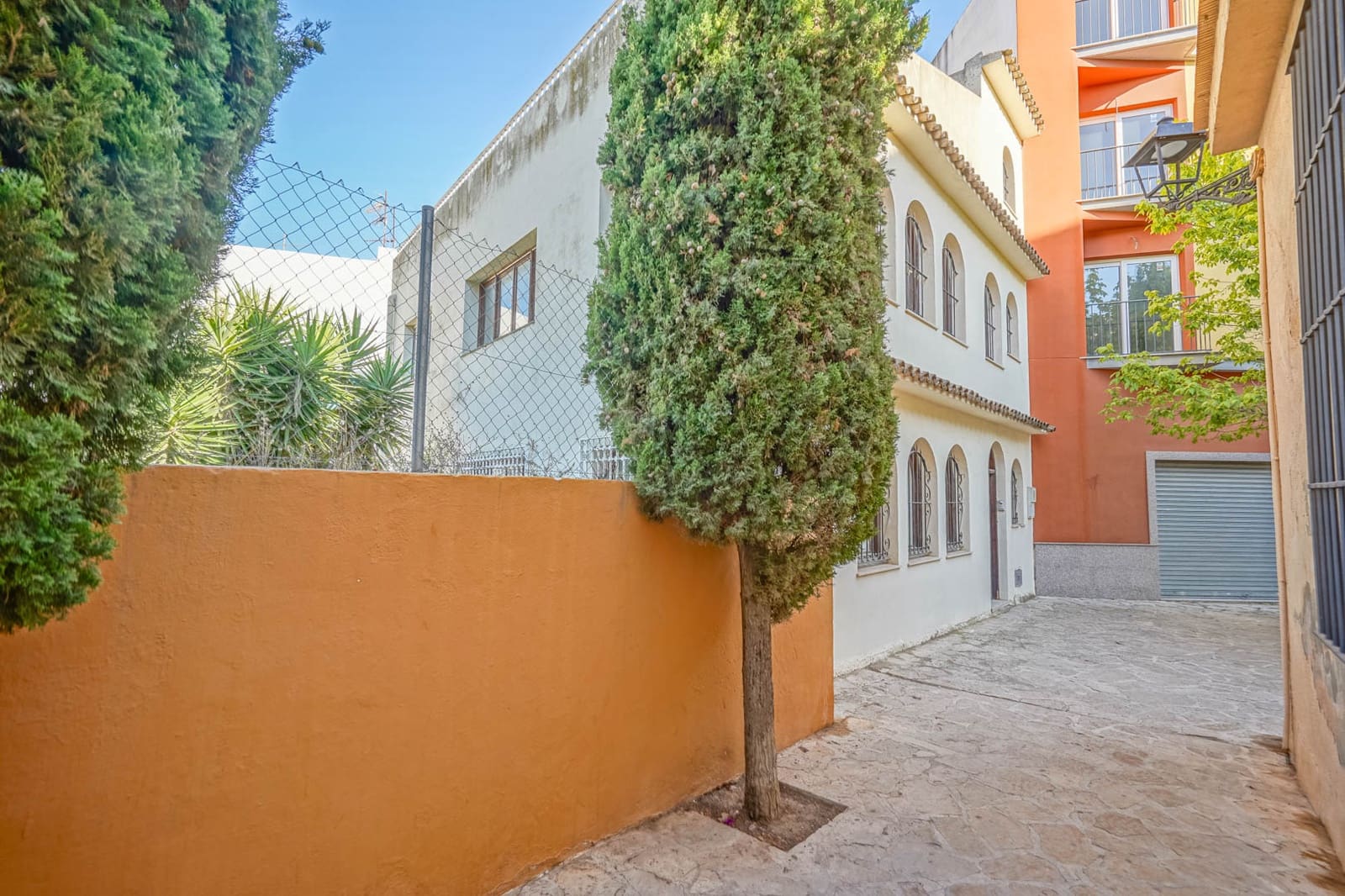 9 slaapkamer Huis te koop in Benissa met garage - € 330.000 (Ref: 9484570)