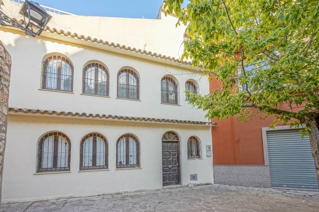 9 slaapkamer Huis te koop in Benissa met garage - € 330.000 (Ref: 9484570)