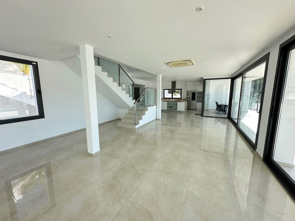 4 makuuhuone Huvila myytävänä paikassa Javea / Xabia mukana 
autotalli - 1 100 000 € (Ref: 9484571)