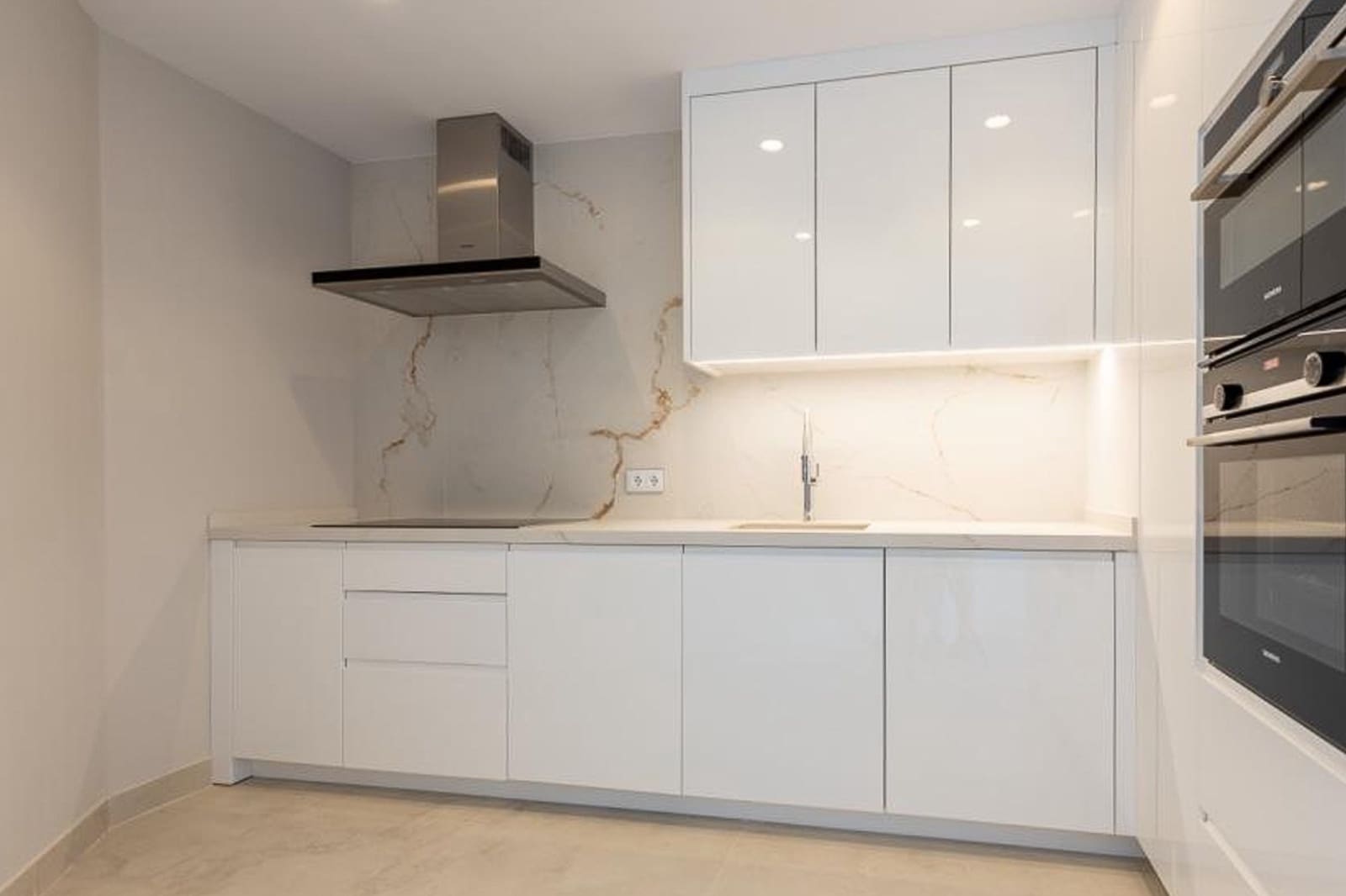 3 soveværelse Lejlighed til salg i Benidorm med garage - € 1.650.000 (Ref: 9484586)