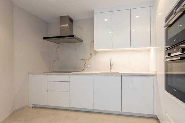 3 soveværelse Lejlighed til salg i Juzgados - Plaza de Toros, Benidorm med garage - € 1.650.000 (Ref: 9484586)