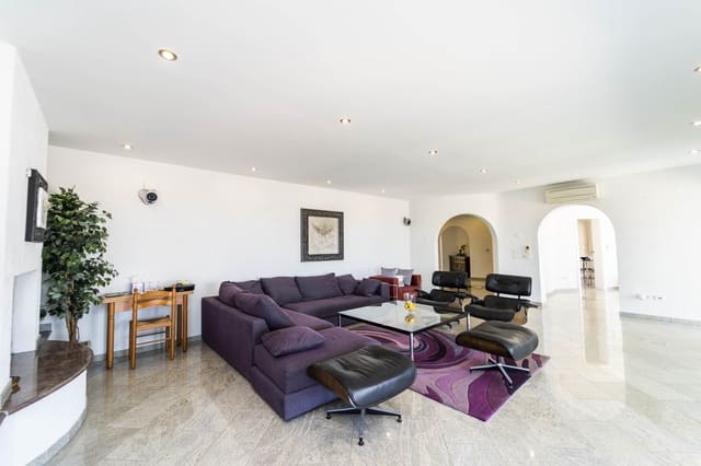 6 bedroom Villa for sale in Calpe / Calp with garage - € 2,400,000 (Ref: 9484602)