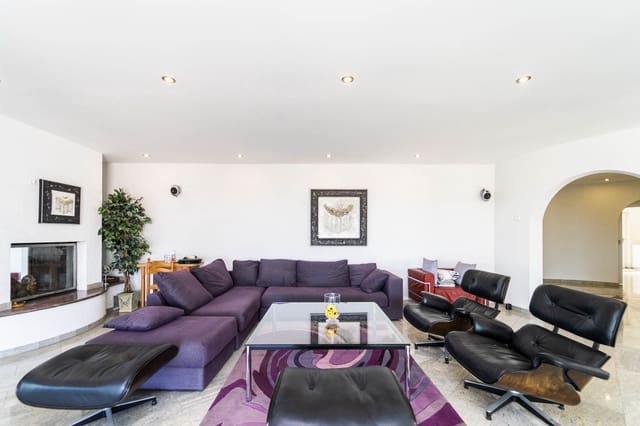 6 bedroom Villa for sale in Calpe / Calp with garage - € 2,400,000 (Ref: 9484602)