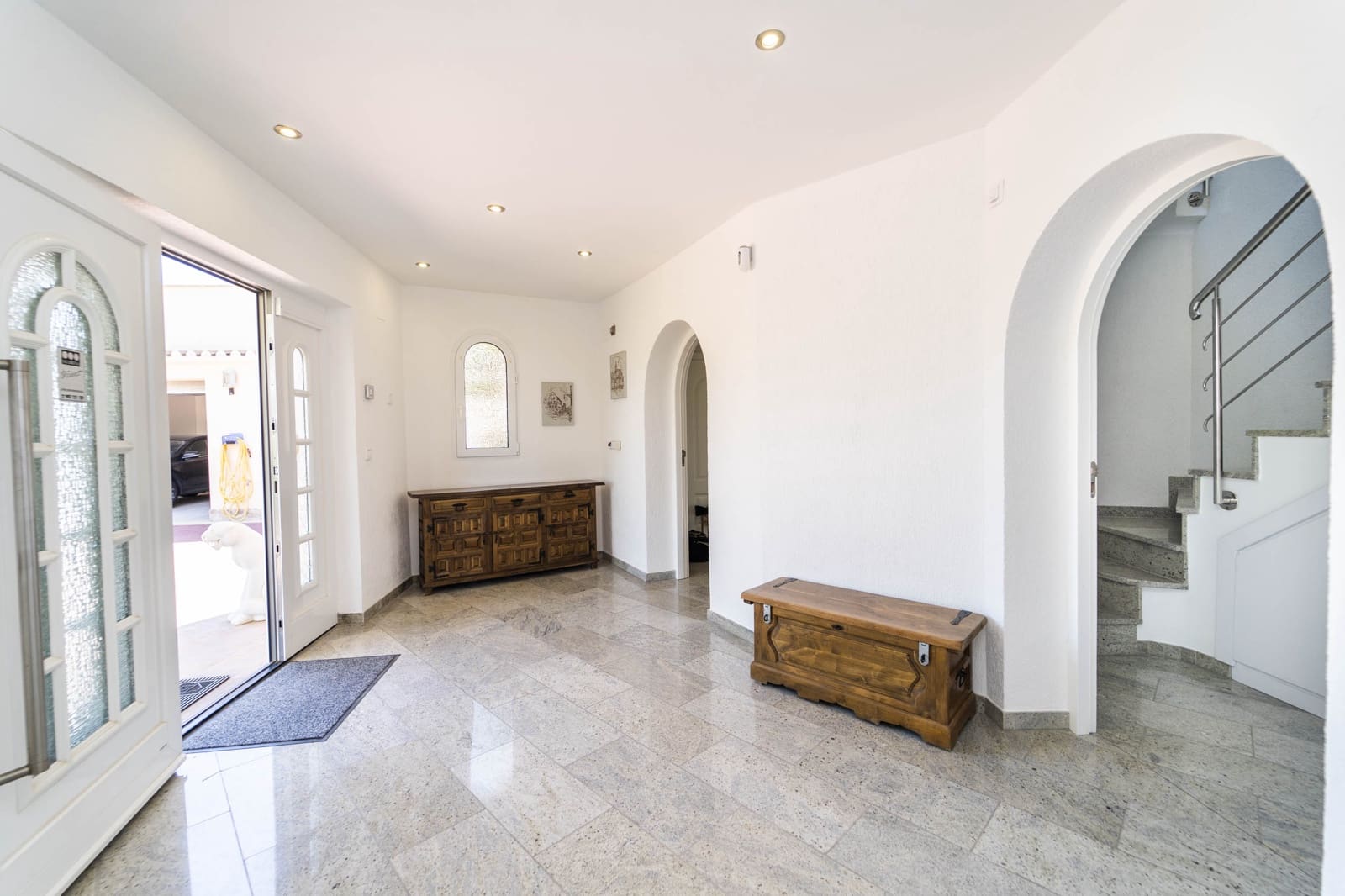 6 bedroom Villa for sale in Calpe / Calp with garage - € 2,400,000 (Ref: 9484602)