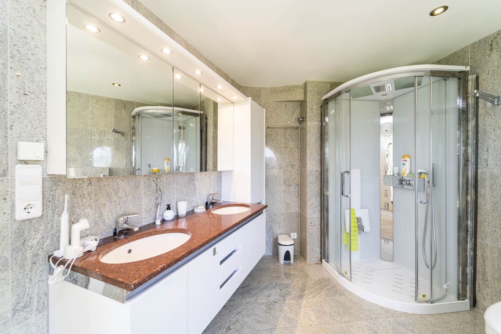 6 bedroom Villa for sale in Calpe / Calp with garage - € 2,400,000 (Ref: 9484602)